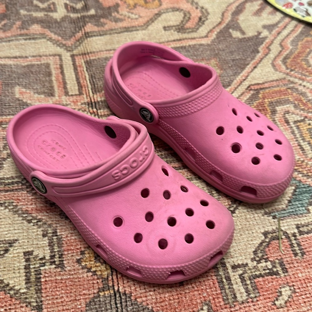 Kids pink crocs size 13